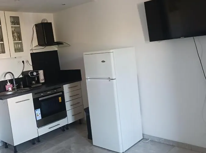 Mia & Hunik 2 * Sète