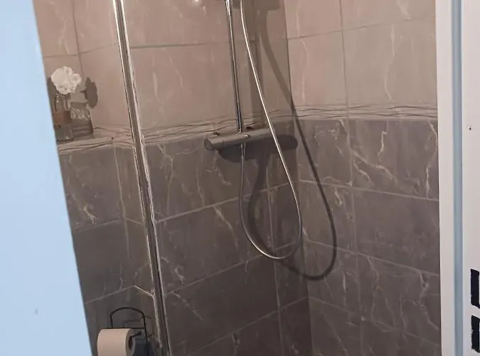 Mia & Hunik 2 דירה *