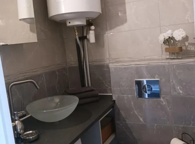 Mia & Hunik 2 * Sète